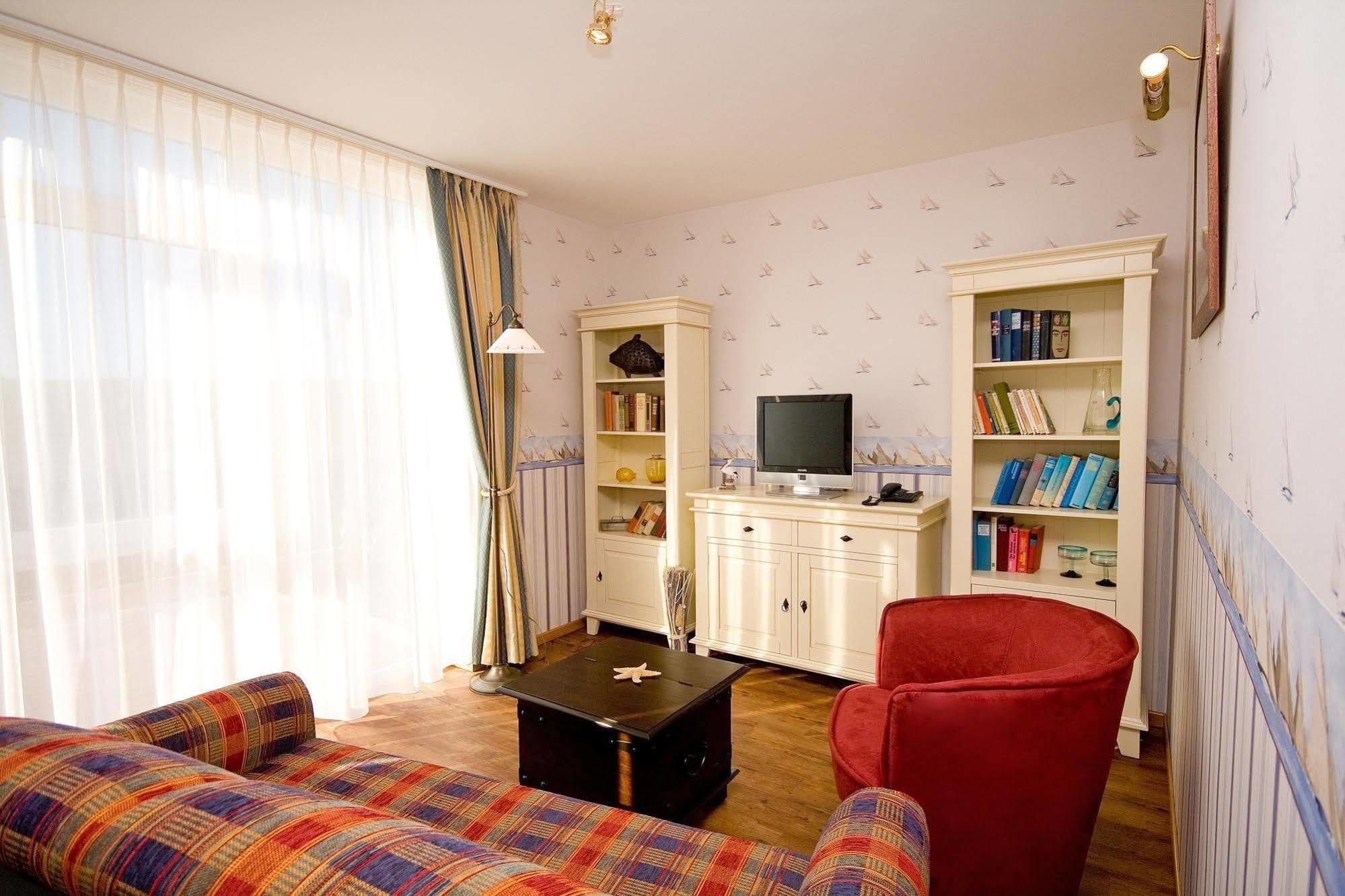 Hotel Nautilus Putbus Exterior photo